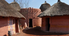  https://www.roomsforafrica.com/images/limpopo_polokwane_bakone_malapa_open-air_museum_hut_drrissandmarrionn.jpg