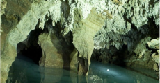 https://www.gotouchdown.com/wp-content/uploads/2019/06/Underground-Lake-at-Sterkfontein-Caves-484x261.jpg